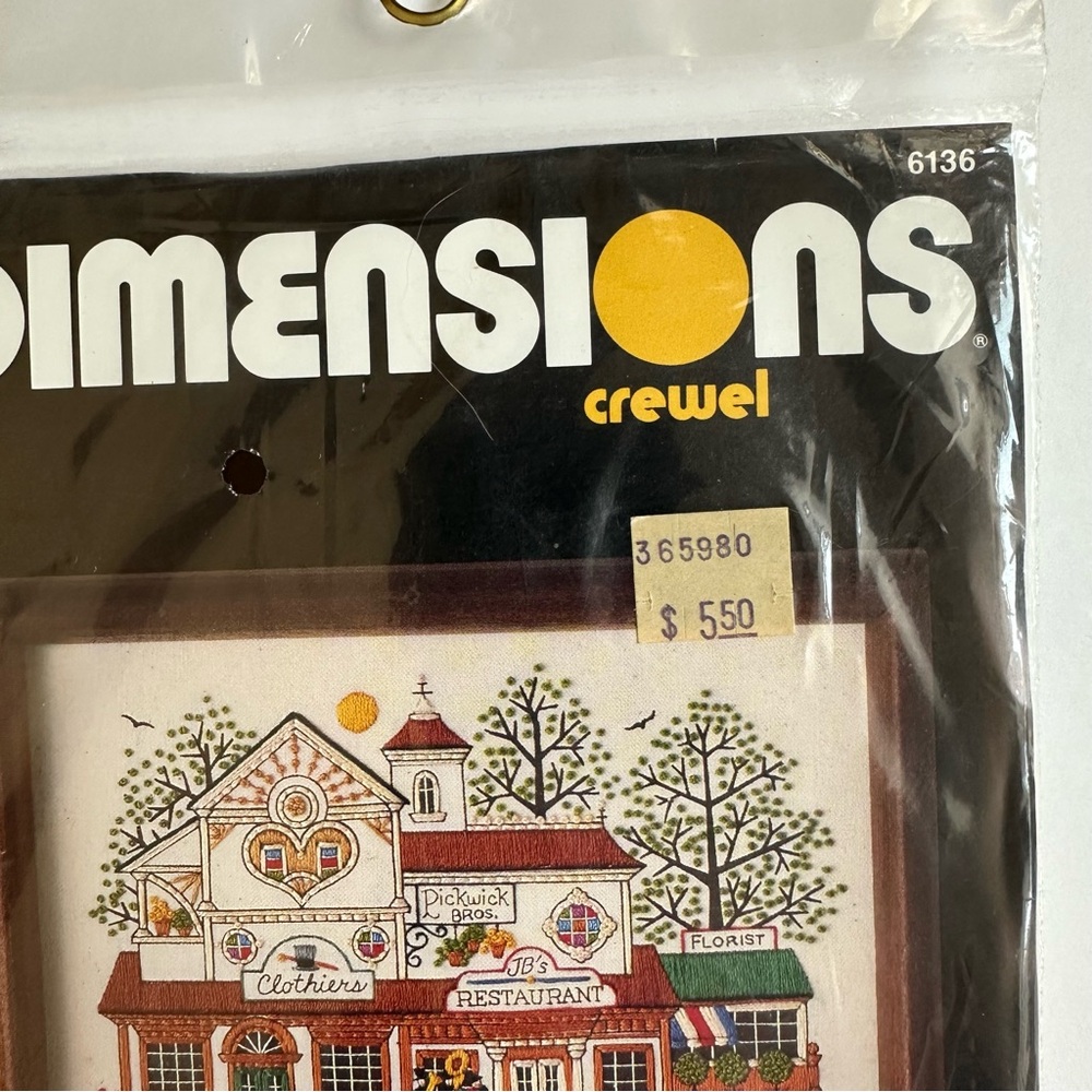 Dimensions Vintage Crewel Embroidery Kit Colonial Street 6136 NWT - Picture 3 of 4